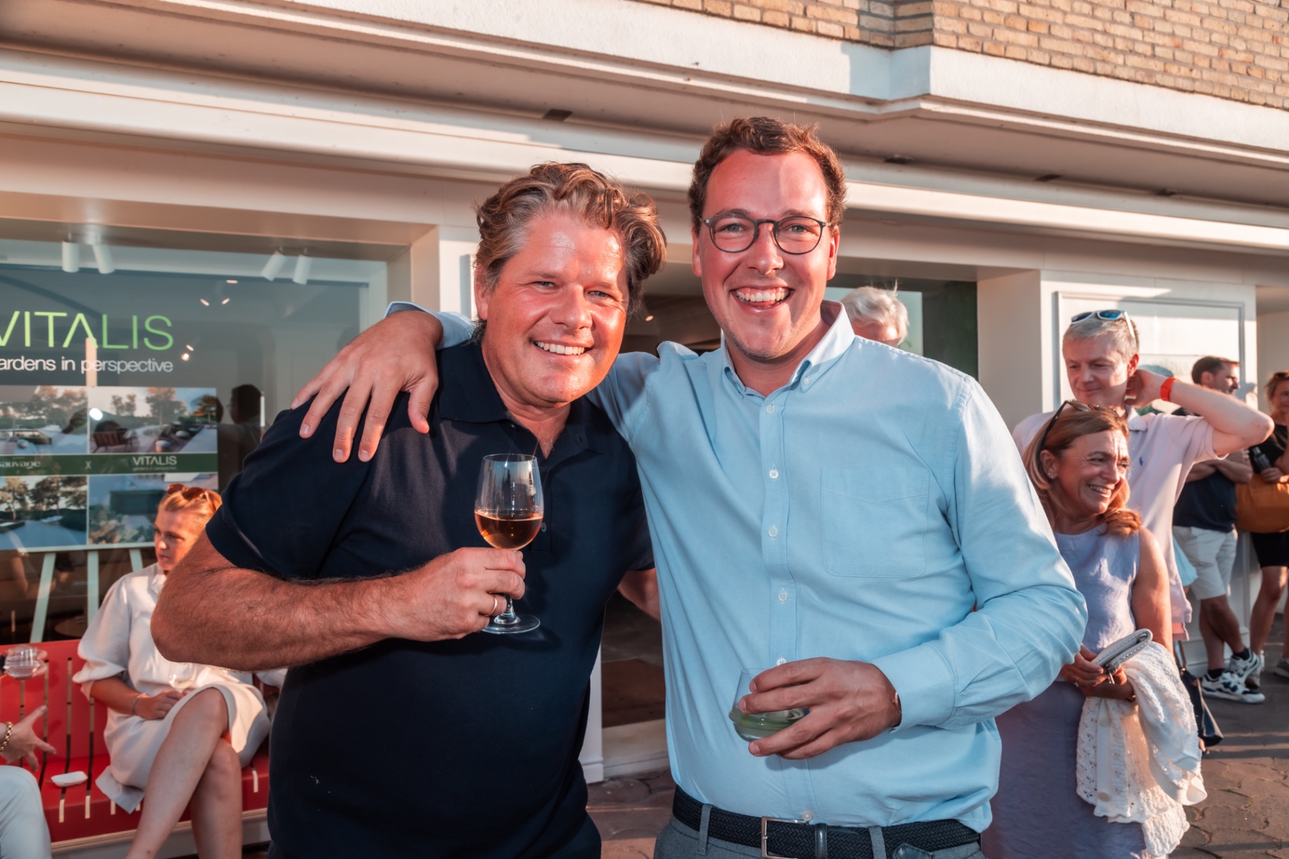 Collega's op het zomerfeest